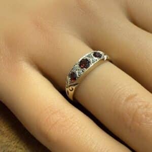 9ct gold garnet and diamond ladies ring