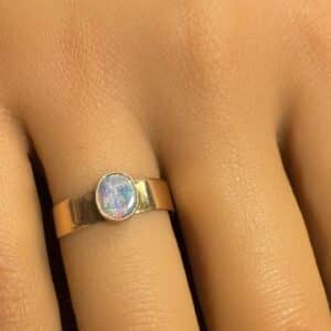 Antique 15ct gold opal ring
