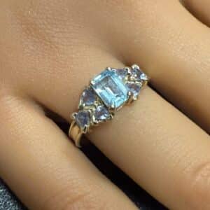 Topaz and tanzanite 9ct gold ring