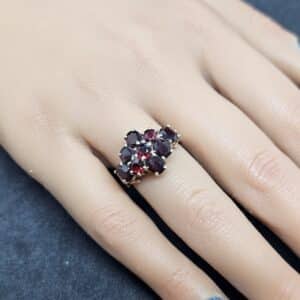 9ct gold Garnet Cluster Gold Ring