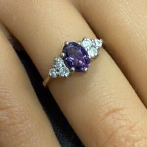 Garnet and diamond ladies 9ct gold ring