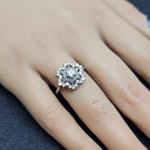 18ct white gold diamond cluster ring
