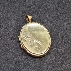 9ct Gold Oval Locket