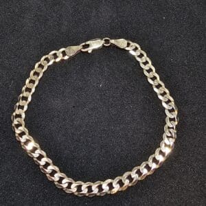 9ct yellow gold curb link bracelet