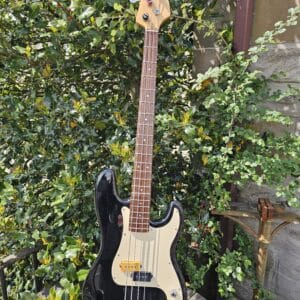 Jim Deacon CHD53670 bass guitar
