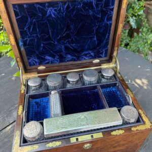 Victorian Walnut Travelling Vanity Case (c.1846)