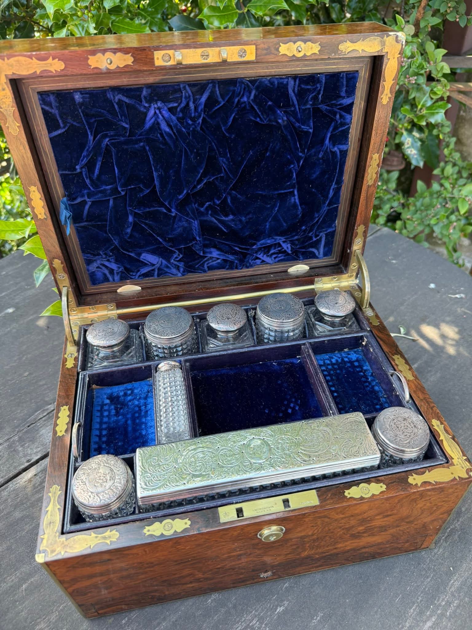 Victorian Walnut Travelling Vanity Case (c.1846)